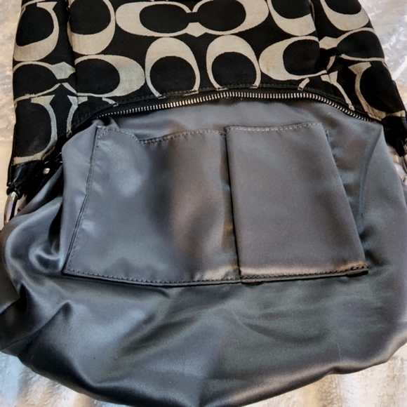 Coach Signature Purse. Good condition and great size - Picture 8 of 13